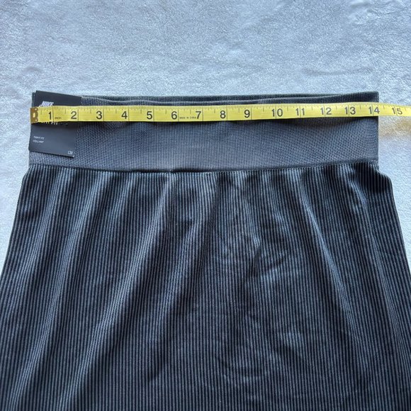Nike air co-ord in dark gray, NWT, women's large, fitted, ribbed, mini skirt - Picture 6 of 6